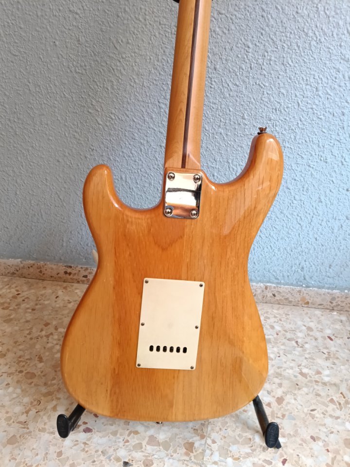 Guitarra eléctrica 07 USA Guitars en excelente estado de segunda mano · Foto 5 de 6 · Castellón · 75 €