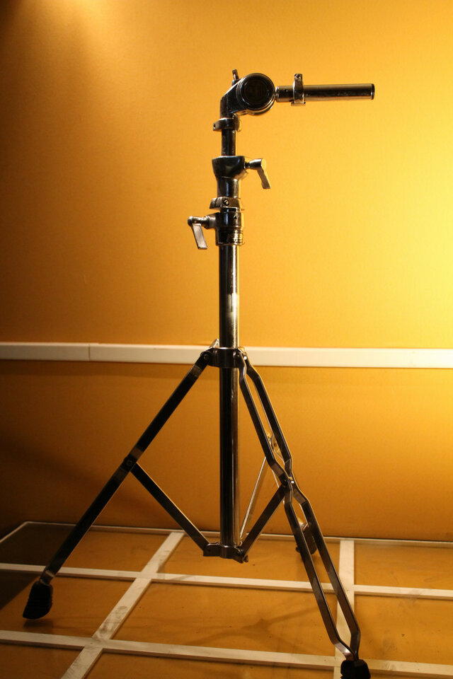 Dos soportes Plato y Accesorios Pearl.