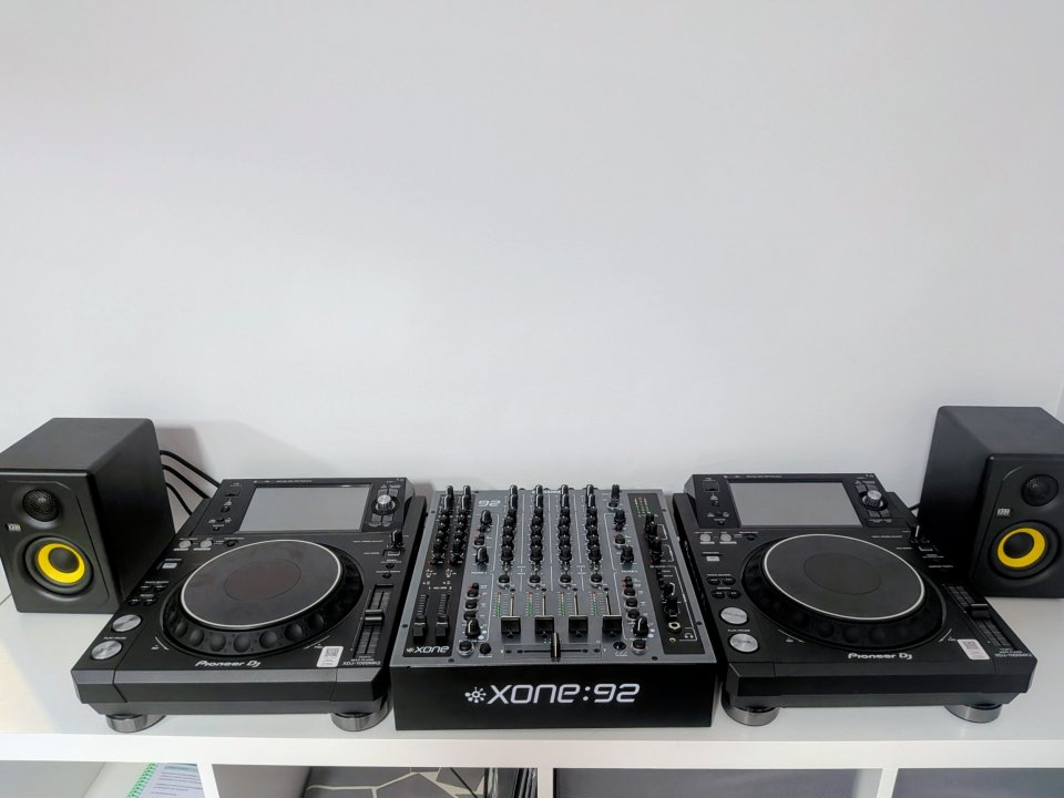 ​Setup DJ Profesional de Gama Alta – Equipo completo. Como Nuevo. de segunda mano · Foto 1 de 10 · Tarragona · 3200 €
