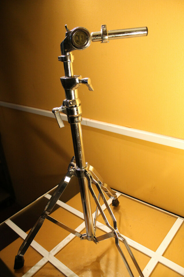 Dos soportes Plato y Accesorios Pearl.