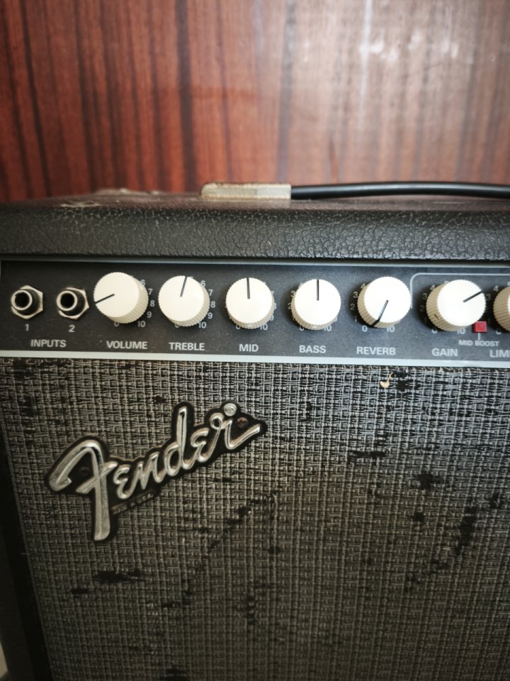 Fender eighty five ( edit cambios) de segunda mano · Foto 2 de 2 · Illes Balears · 150 €