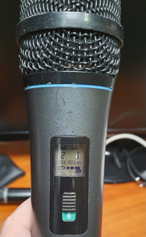Shure SLX4 y Sennheiser XS Wireless 1 de segunda mano · Foto 9 de 10 · Ourense · 900 €