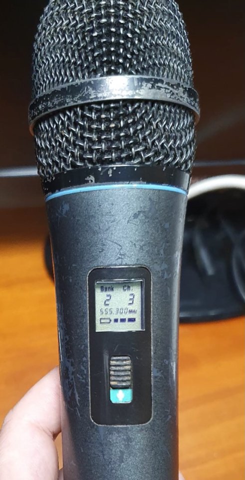 Shure SLX4 y Sennheiser XS Wireless 1 de segunda mano · Foto 10 de 10 · Ourense · 900 €