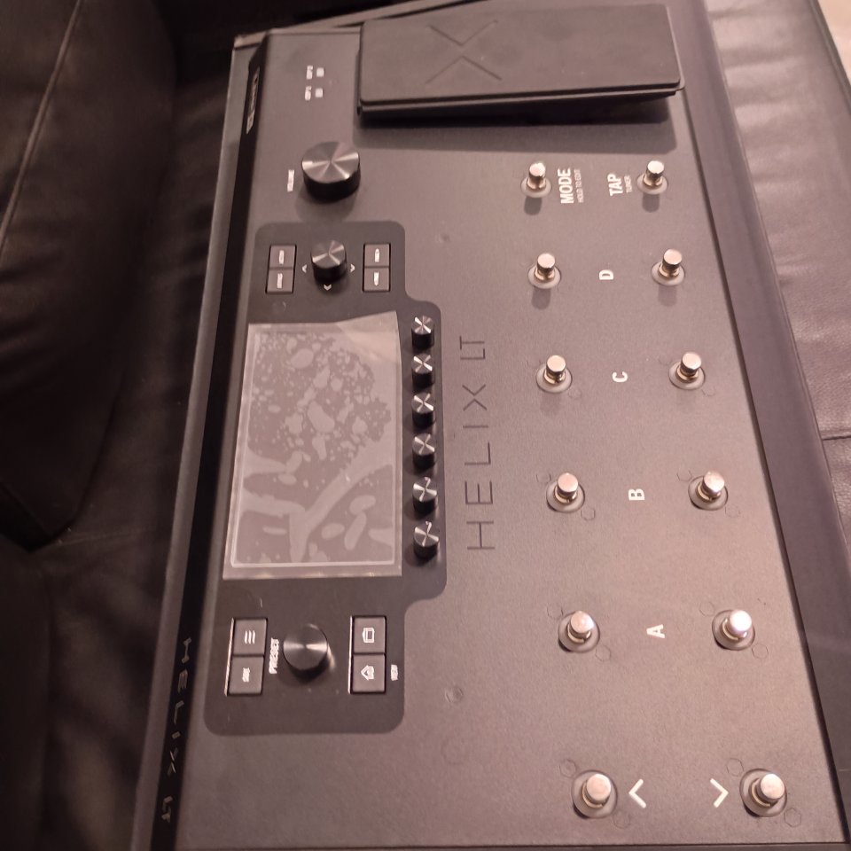 Pedalera Line 6 Helix LT de segunda mano · Foto 4 de 4 · Málaga · 550 €