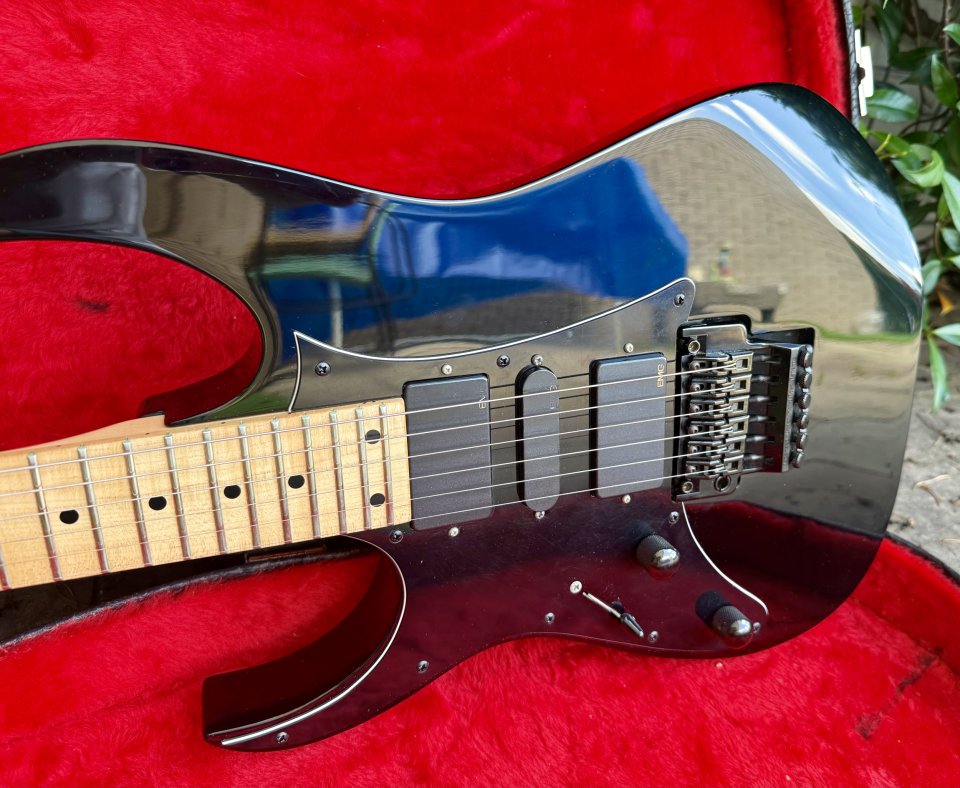 Ibanez RG550 zurda. 1991 de segunda mano · Foto 1 de 10 · Cantabria · 895 €