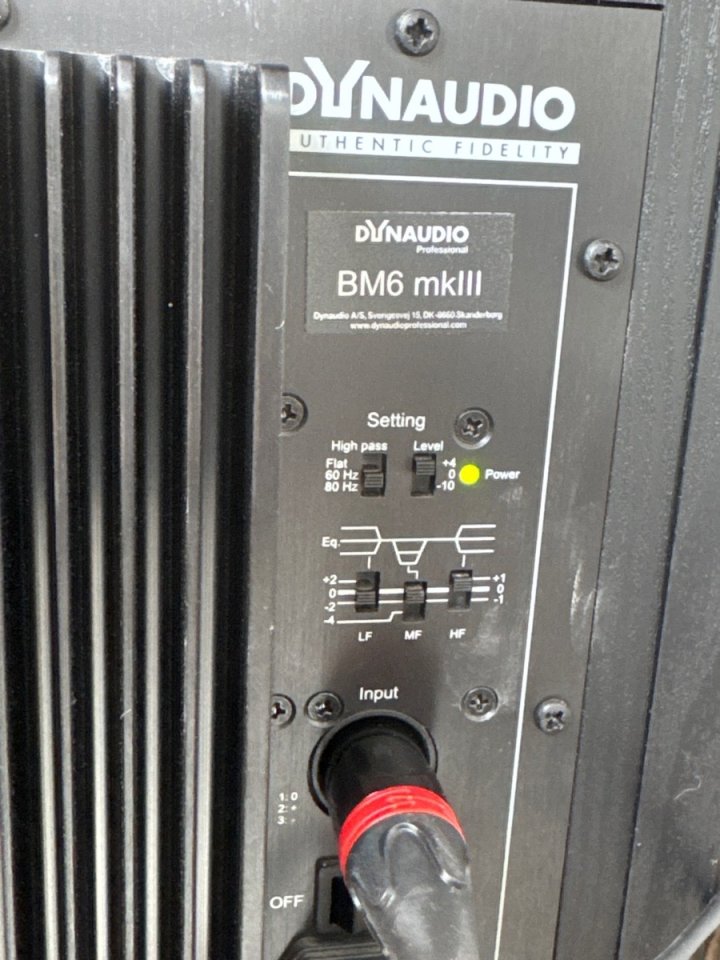 Dynaudio Bm6 MkIII de segunda mano · Foto 2 de 2 · Segovia · 1200 €