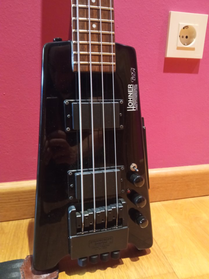 Bajo Hohner B2A (Steinberger) de segunda mano · Foto 1 de 6 · Asturias · 550 €
