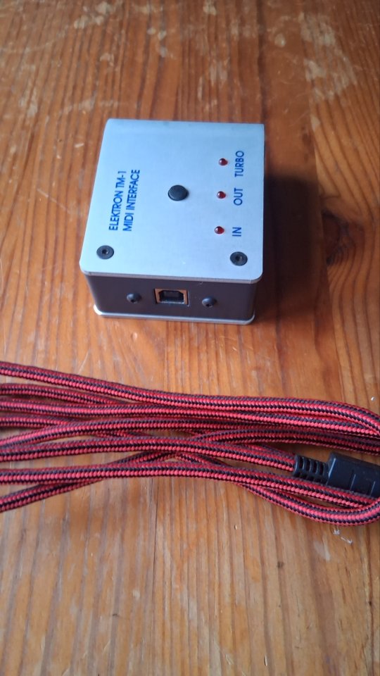 Interfaz USB-MIDI Elektron TM-1 de segunda mano · Foto 3 de 3 · Barcelona · 120 €