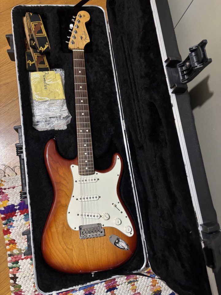 CAMBIO- Fender American Standard Stratocaster