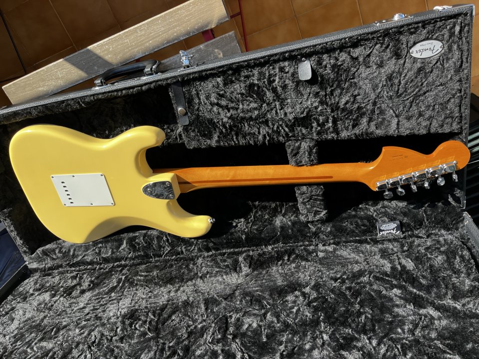 Fender Stratocaster Vintera II 70s de segunda mano · Foto 3 de 4 · Illes Balears · 950 €