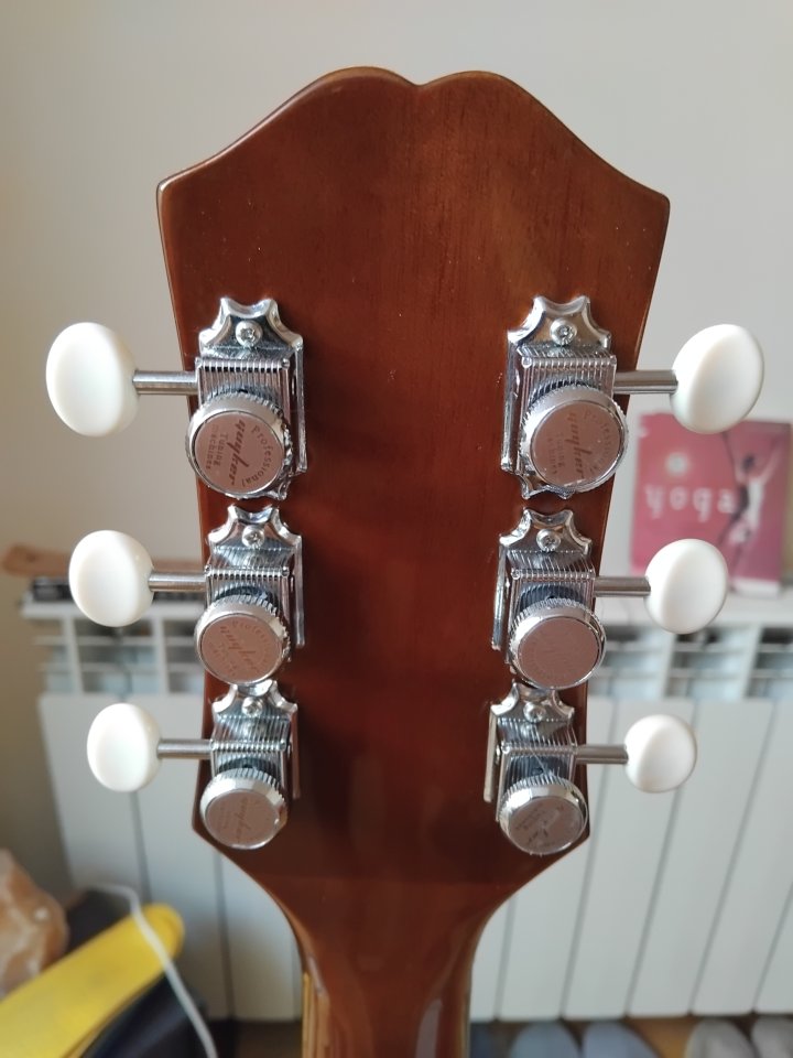 Guitarra acústica Epiphone de segunda mano · Foto 3 de 9 · Toledo · 200 €