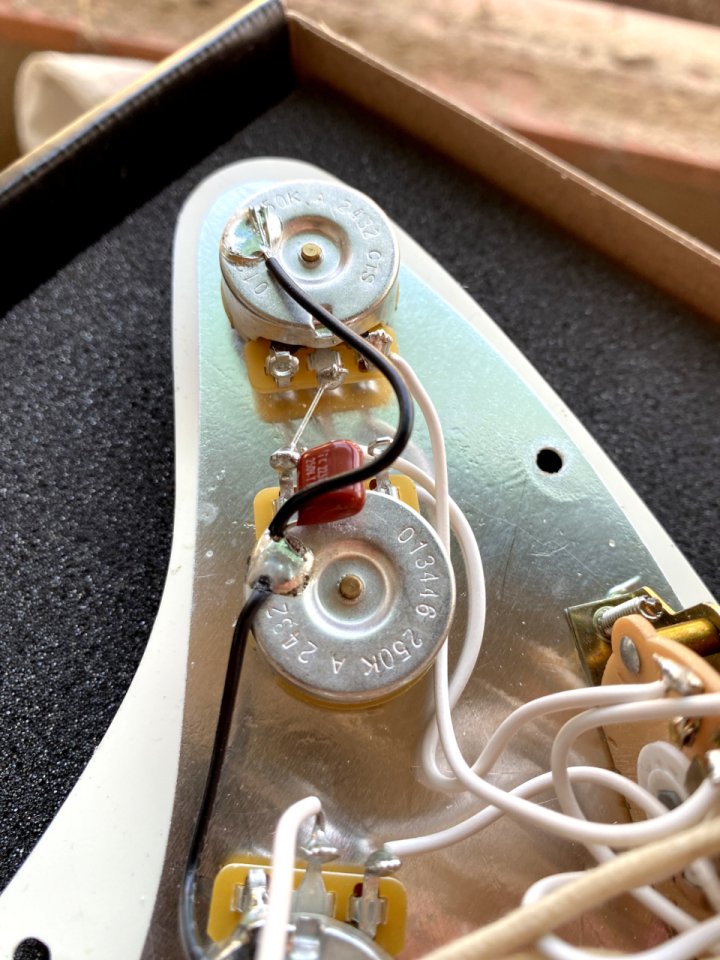 Kit Pastillas + Golpeador Fender Custom Shop '69