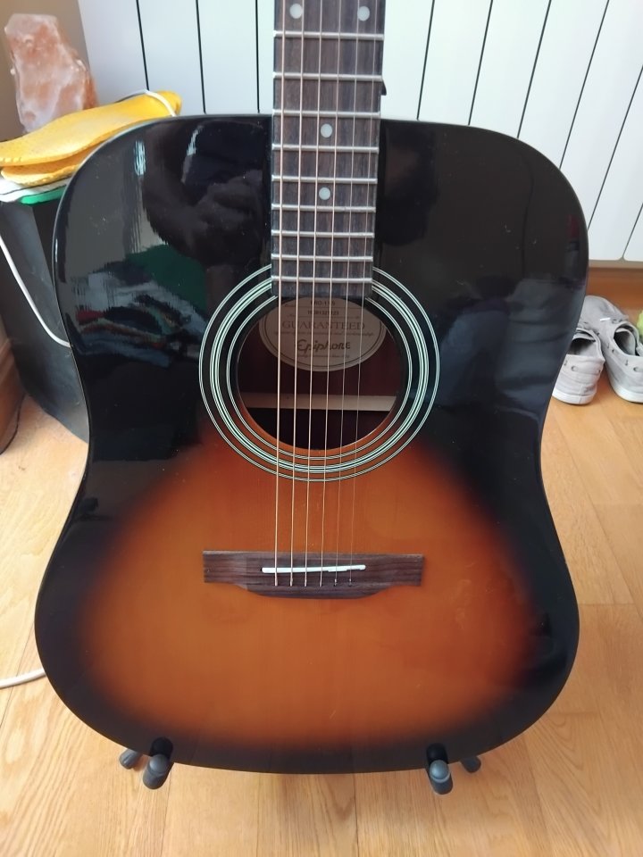 Guitarra acústica Epiphone de segunda mano · Foto 4 de 9 · Toledo · 200 €