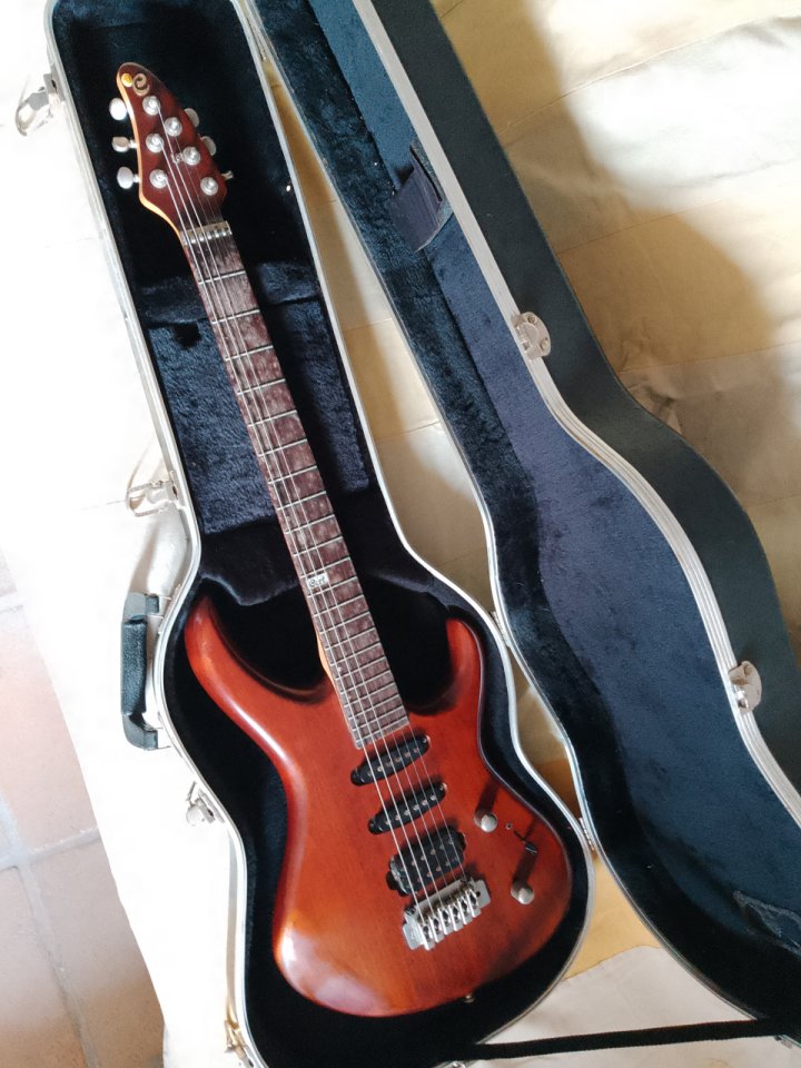 Guitarra Cort de segunda mano · Barcelona · 80 €
