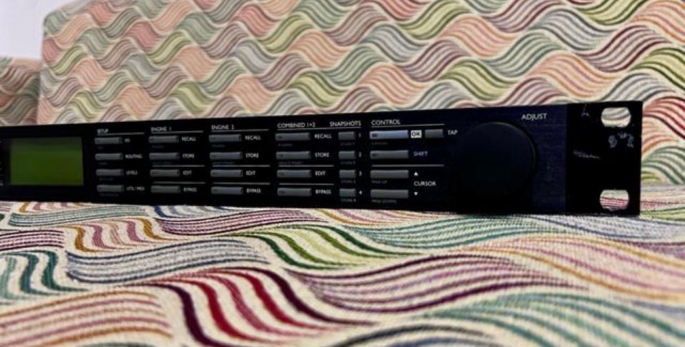 Procesador de efectos TC ELECTRONIC M2000