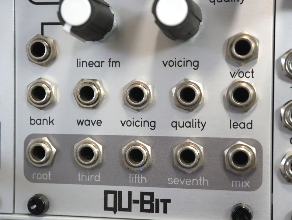 Qu-Bit Chord v2 (Sintetizador modular - Eurorack)