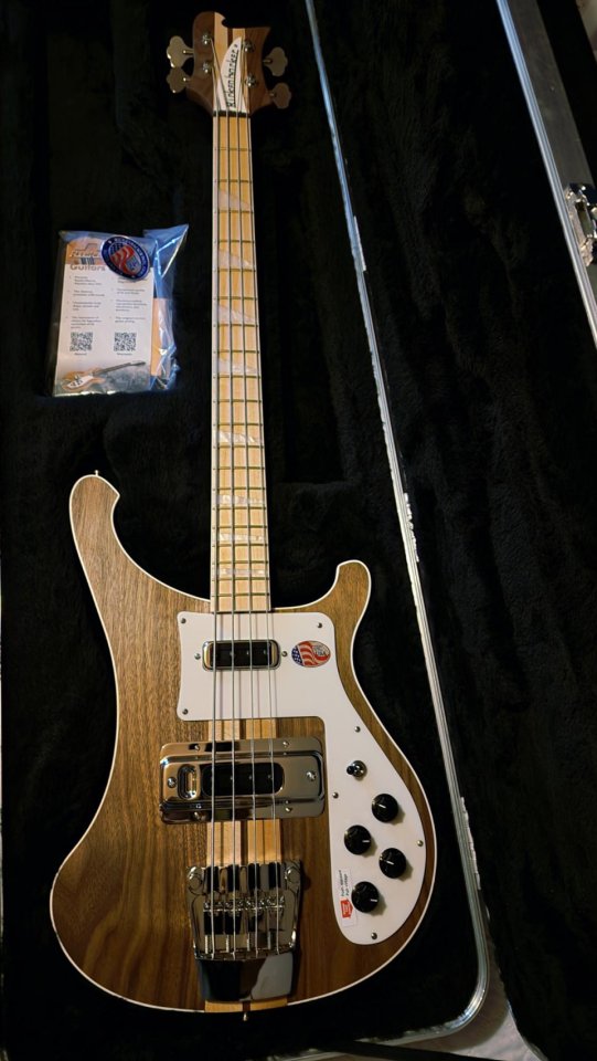 Rickenbacker 4003 Walnut 2025. Nuevo sin estrenar.