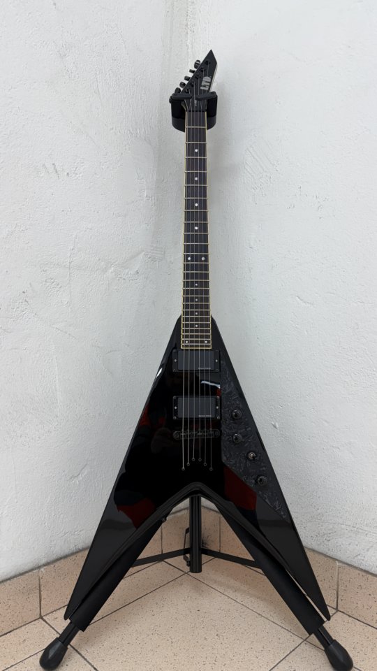 LTD 401-V mejorada de segunda mano · Foto 1 de 9 · Gipuzkoa · 1100 €