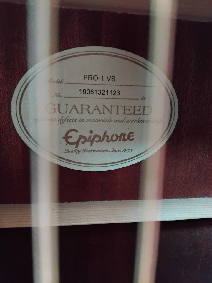 Guitarra acústica Epiphone de segunda mano · Foto 6 de 9 · Toledo · 200 €