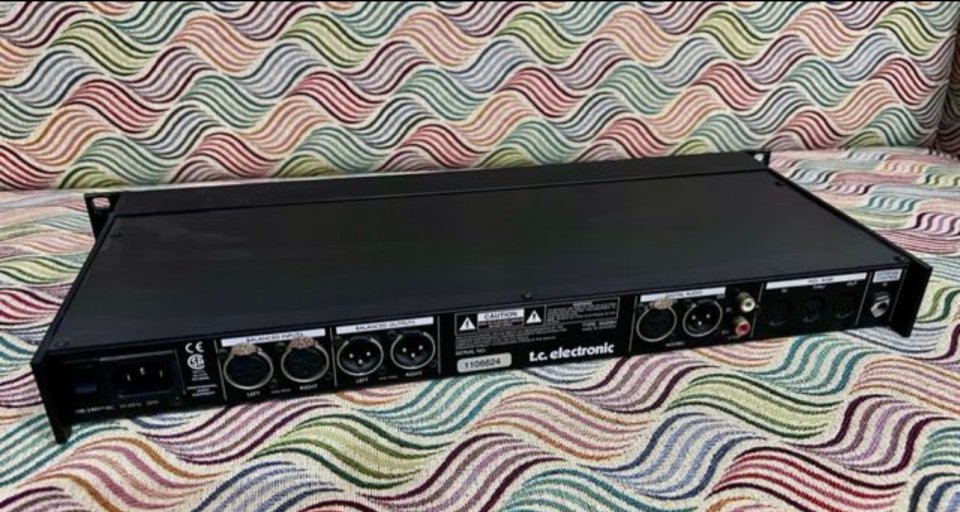 Procesador de efectos TC ELECTRONIC M2000