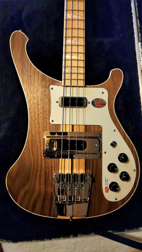 Rickenbacker 4003 Walnut 2025. Nuevo sin estrenar.