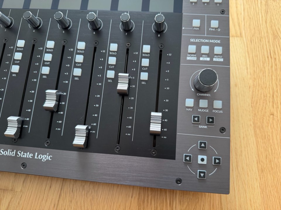 SSL UF8 - Controlador DAW de 8 canales, mint de segunda mano · Foto 2 de 5 · Araba · 940 €