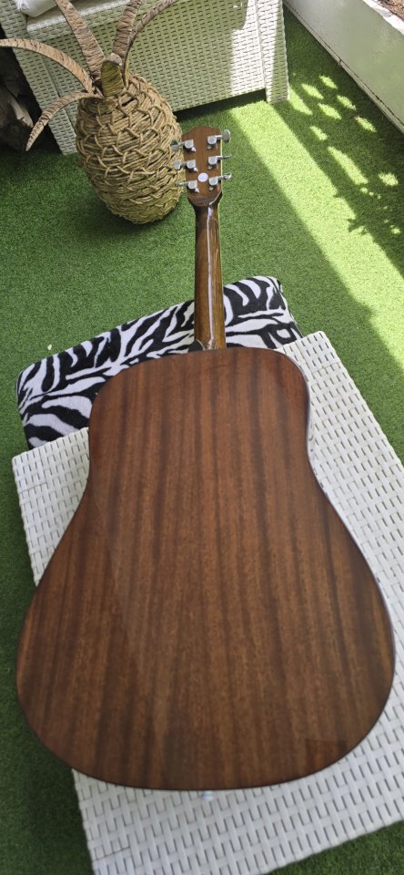Guitarra Acústica Fender de segunda mano · Foto 2 de 9 · Madrid · 120 €