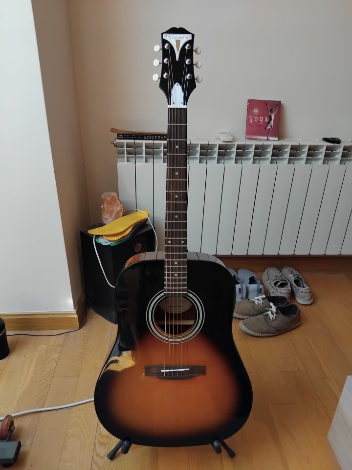 Guitarra acústica Epiphone de segunda mano · Foto 7 de 9 · Toledo · 200 €