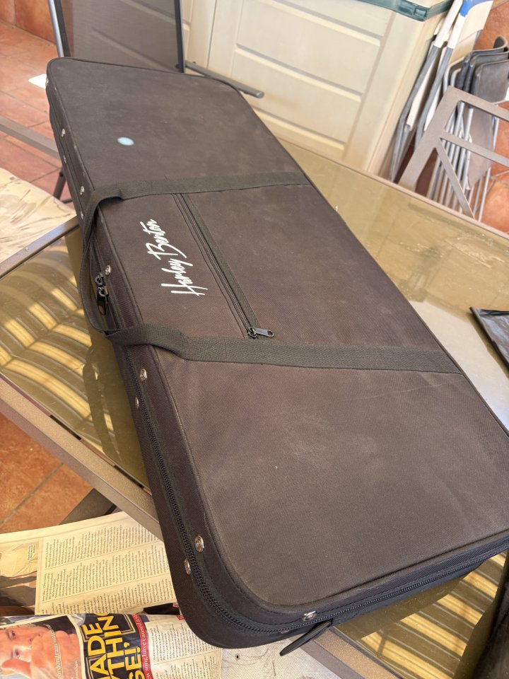 Funda semi-rígida Harley Benton de segunda mano · Foto 5 de 5 · Sevilla · 40 €