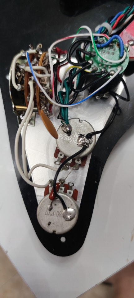 Golpeador Fender stratocaster american Deluxe de segunda mano · Foto 4 de 8 · Toledo · 225 €