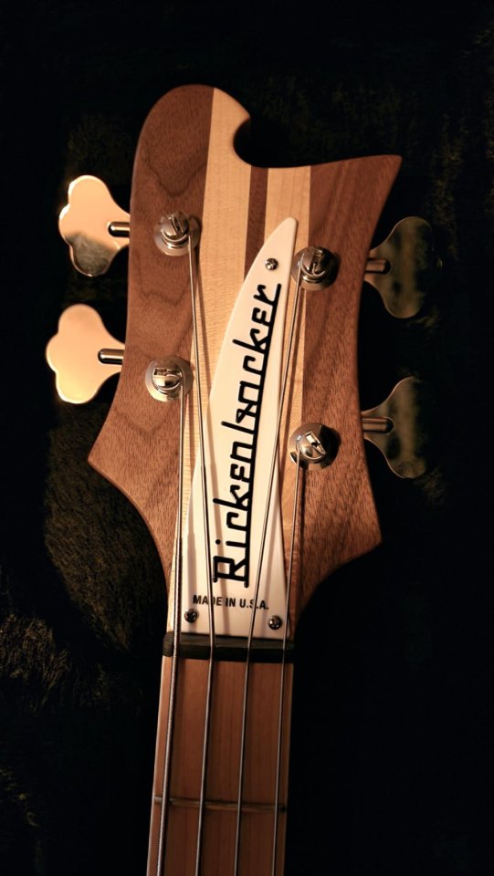 Rickenbacker 4003 Walnut 2025. Nuevo sin estrenar.
