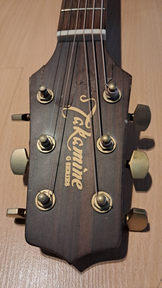 Guitarra Acústica Takamine G Series de segunda mano · Foto 5 de 5 · Barcelona · 200 €