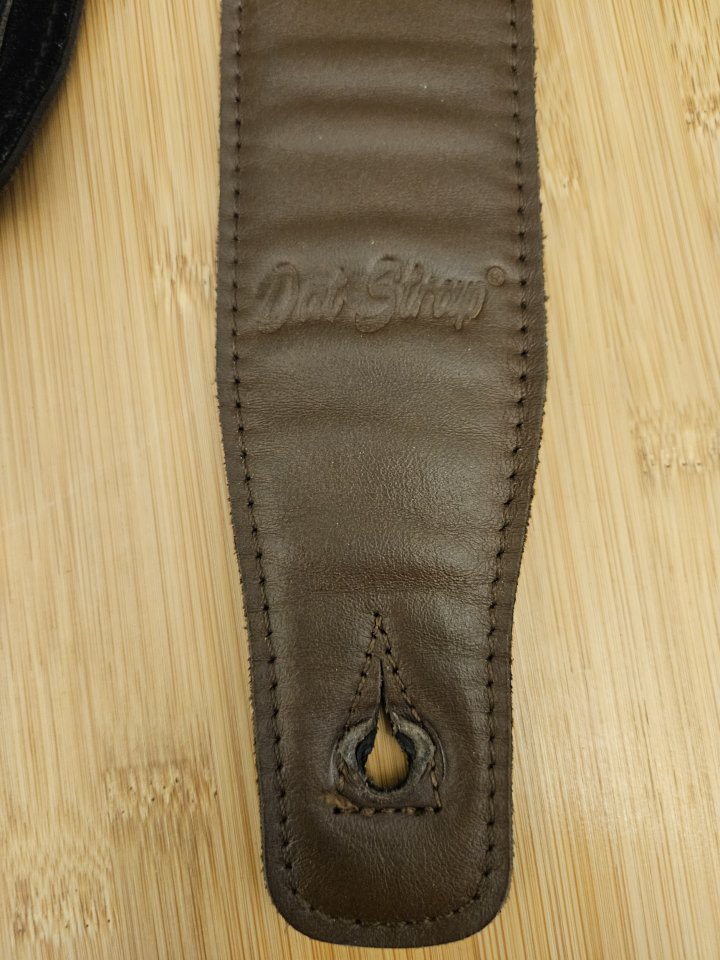 Correa de piel Dat Strap (2 colores) de segunda mano · Foto 3 de 8 · Barcelona · 18 €