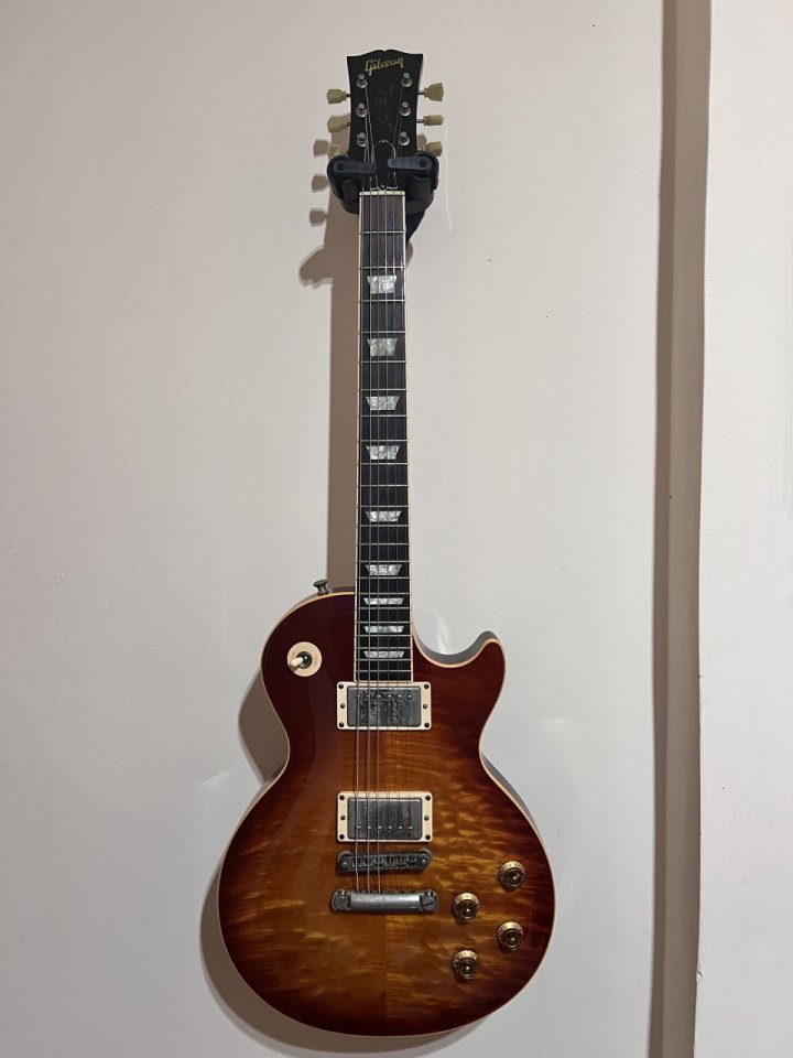 Gibson Les Paul Standard USA 2002 + estuche original de segunda mano · Foto 1 de 10 · Valencia · 2150 €