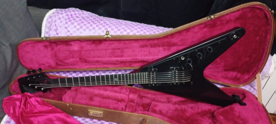 Gibson flying v gothic