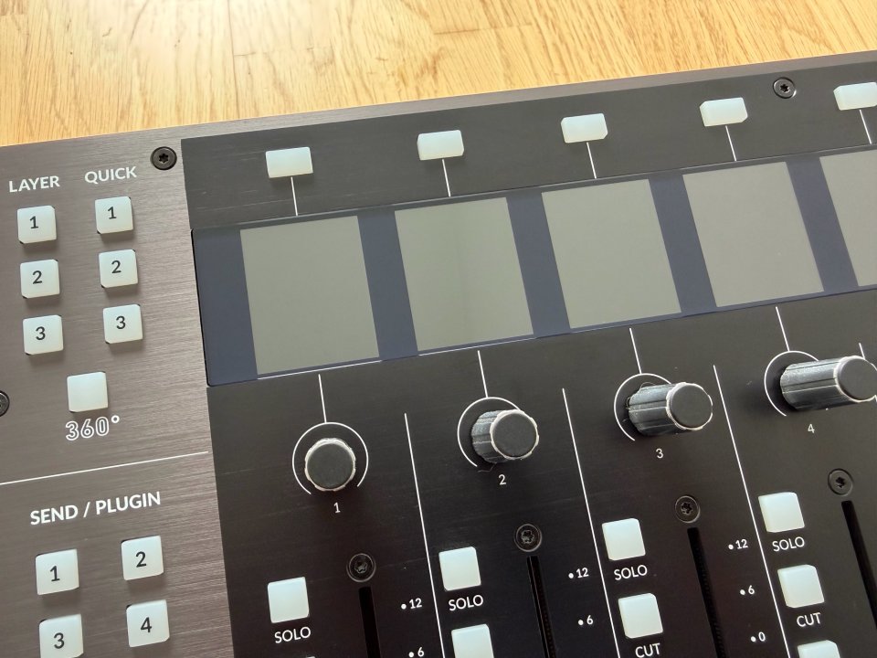 SSL UF8 - Controlador DAW de 8 canales, mint de segunda mano · Foto 5 de 5 · Araba · 940 €
