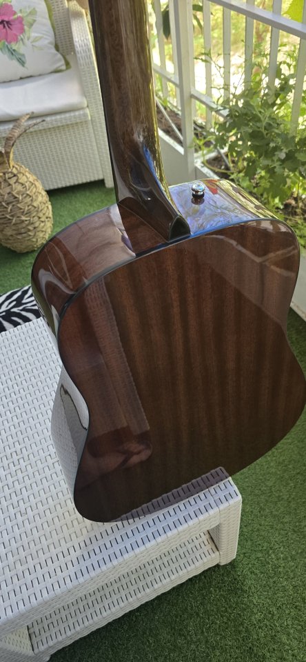 Guitarra Acústica Fender de segunda mano · Foto 5 de 9 · Madrid · 120 €