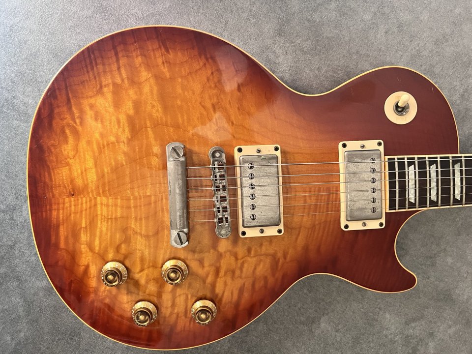 Gibson Les Paul Standard USA 2002 + estuche original de segunda mano · Foto 2 de 10 · Valencia · 2150 €