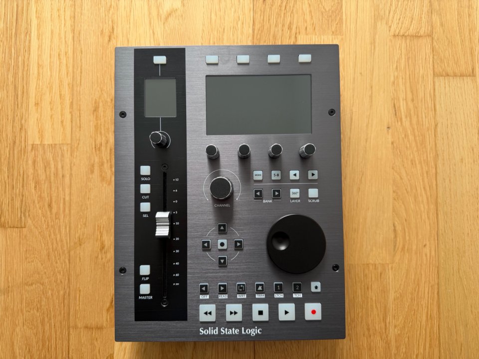 SSL UF1 - Controlador DAW y plugins SSL, mint de segunda mano · Foto 1 de 3 · Araba · 500 €