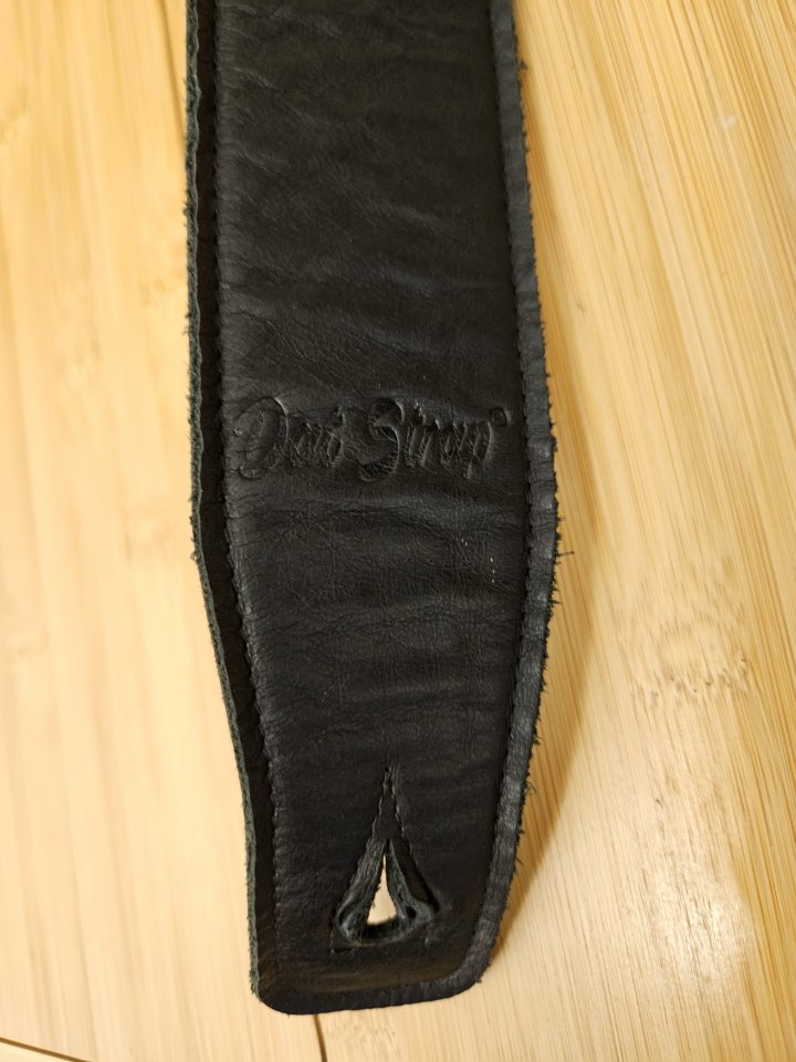Correa de piel Dat Strap (2 colores) de segunda mano · Foto 6 de 8 · Barcelona · 18 €