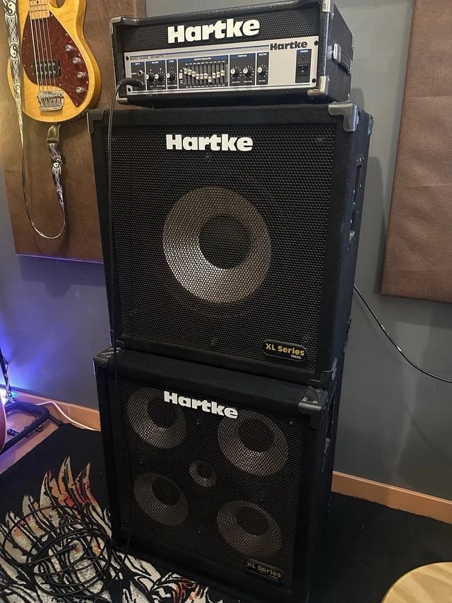 Amplificador de bajo Hartke HA3500 + 4.5XL + 115XL de segunda mano · Foto 1 de 3 · Pontevedra · 550 €