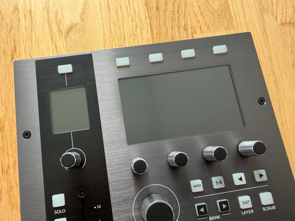 SSL UF1 - Controlador DAW y plugins SSL, mint de segunda mano · Foto 3 de 3 · Araba · 500 €