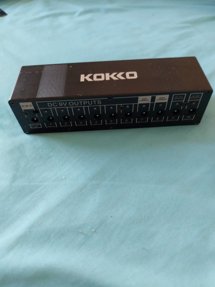 FUENTE DE ALIMENTACIÓN de segunda mano · Foto 1 de 3 · Madrid · 50 €