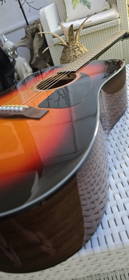 Guitarra Acústica Fender de segunda mano · Foto 8 de 9 · Madrid · 120 €