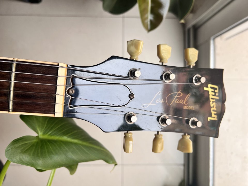Gibson Les Paul Standard USA 2002 + estuche original de segunda mano · Foto 5 de 10 · Valencia · 2150 €
