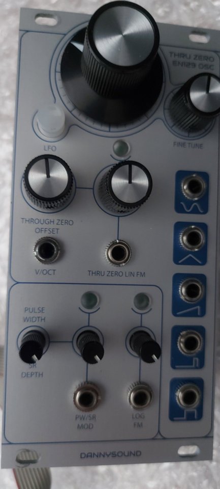 Tobinski EN129 Through Zero Oscillator de segunda mano · Foto 1 de 9 · Barcelona · 220 €