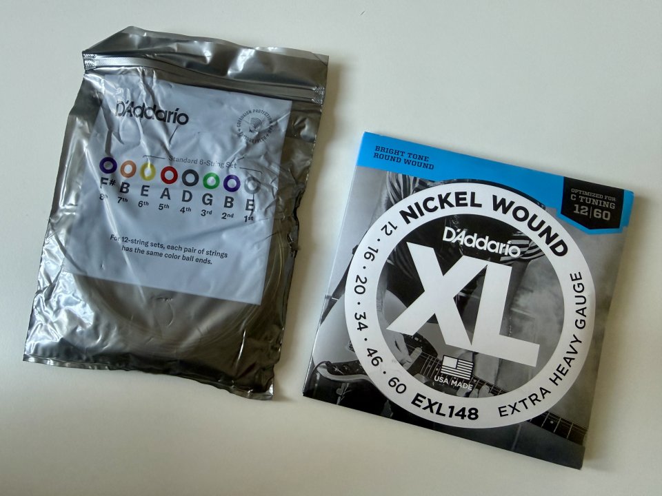 Cuerdas Daddario y Ernie Ball