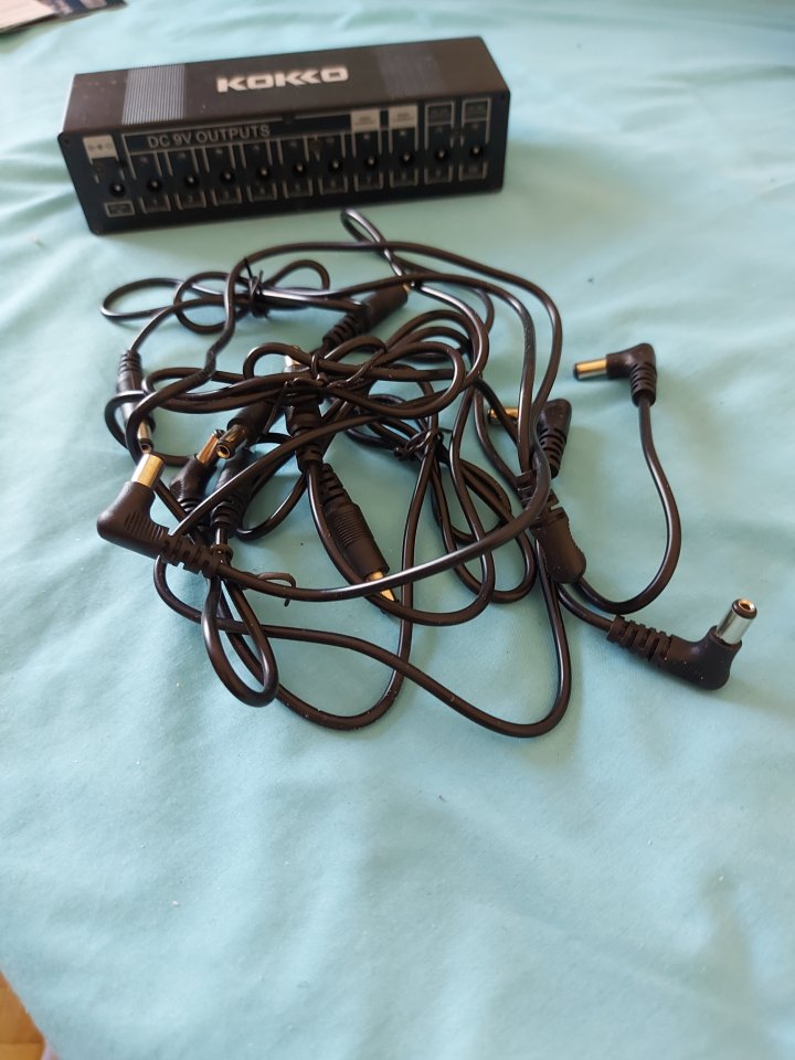 FUENTE DE ALIMENTACIÓN de segunda mano · Foto 2 de 3 · Madrid · 50 €