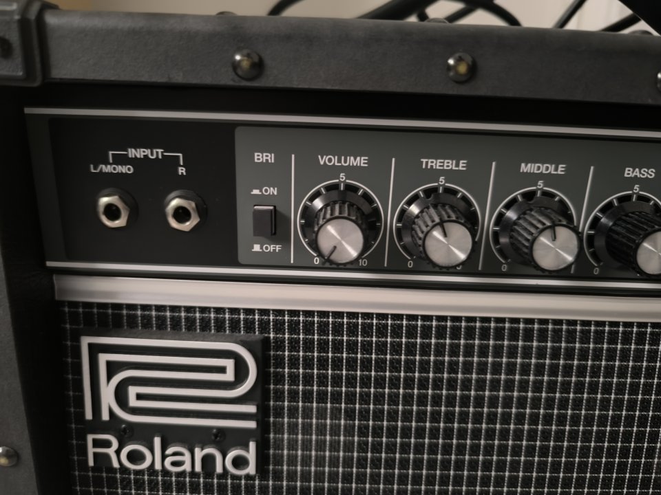 Roland Jazz Chorus 22 de segunda mano · Foto 2 de 4 · Sevilla · 330 €