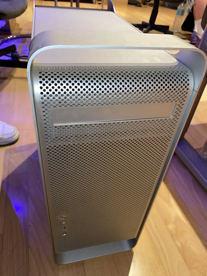 Computadora de escritorio Apple Power Mac G5.